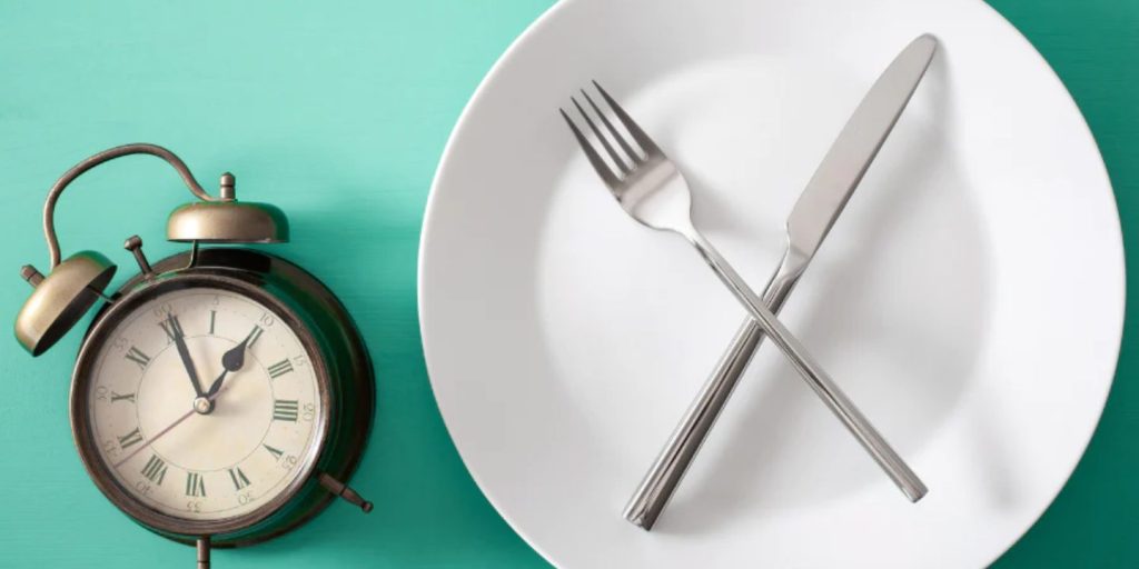 Fasting is commanded by God (image of a clock with empty plate)